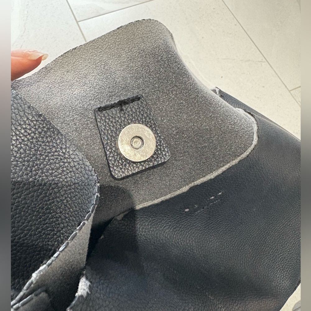 OAK + FORT Black Pebbled Shoulder Bag - Picture 4 of 4
